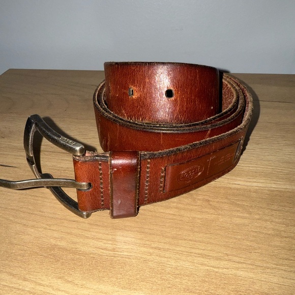 Vintage Fossil Brown Belt Genuine Leather‎ Silver Buckle Men’s size 42 48” - Picture 1 of 9
